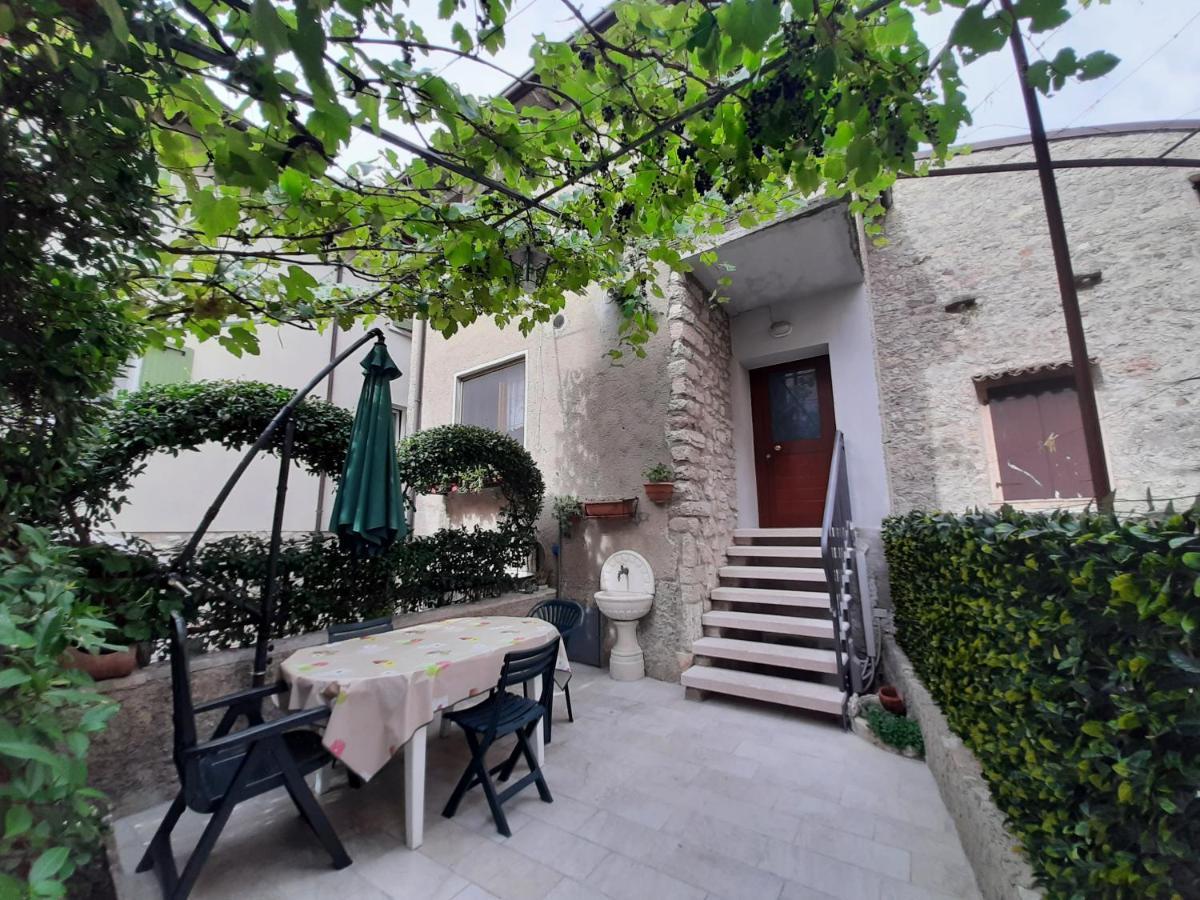 Casa Angelo Vila Torri Del Benaco Exterior foto